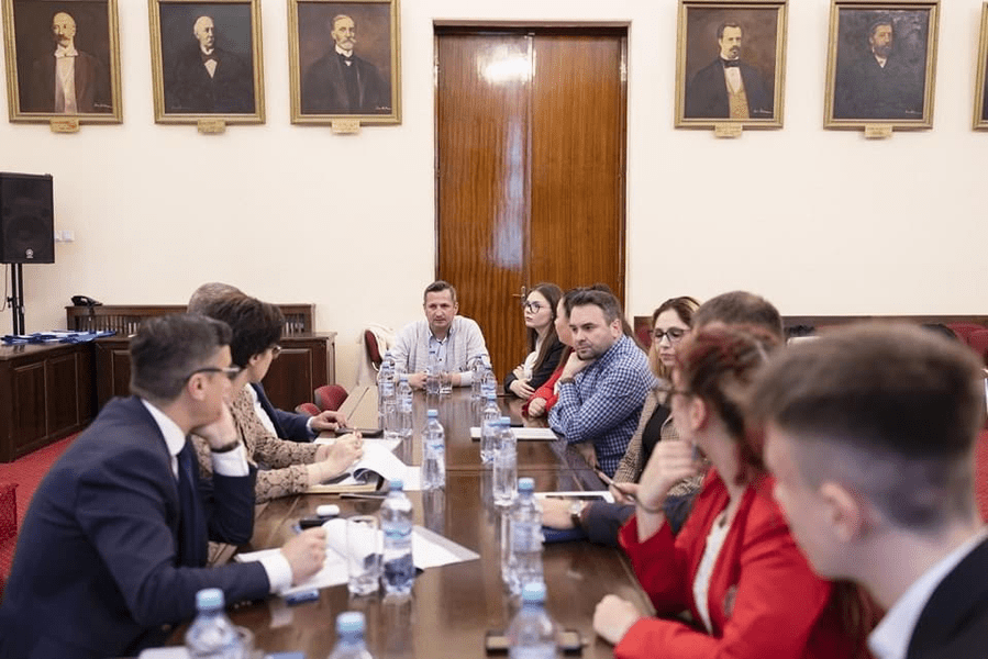 Elevii Colegiului Pedagogic din Iași, mutaţi într-o construcţie provizorie. Unde vor învăţa timp de doi ani 