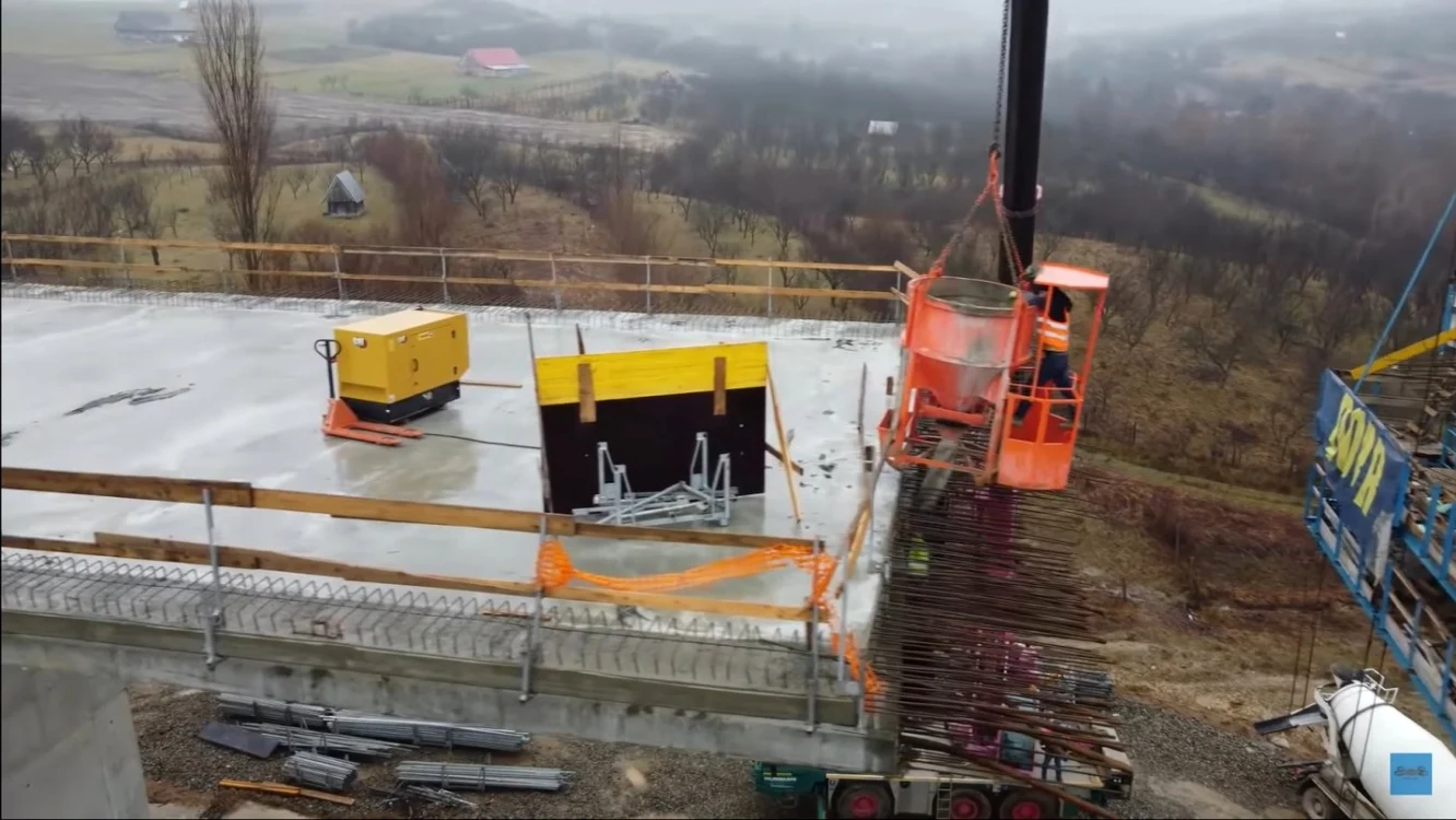Stadiul lucrărilor la autostrada Sibiu - Piteşti Lotul 1 Boiţa Viaductul Tălmăcel Foto Ioan Adrian Gica