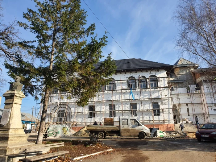 Liceul Anastastie Başotă Pomârla FOTO Cosmin Zamfirache