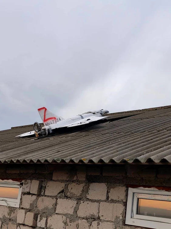 Drona a căzut pe acoperișul unei construcții din nordul statului. FOTO: Telegram.com