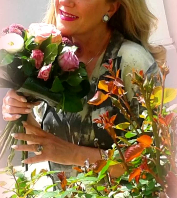 
    Stela Enache este dezamăgită de tot ceea ce se întâmplă în peisajul muzical actualFoto: Arhivă personală  