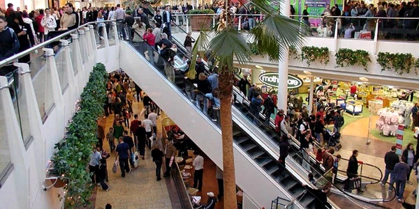 În perioada Sărbătorilor de Iarnă, crește aglomerația în centrele comerciale