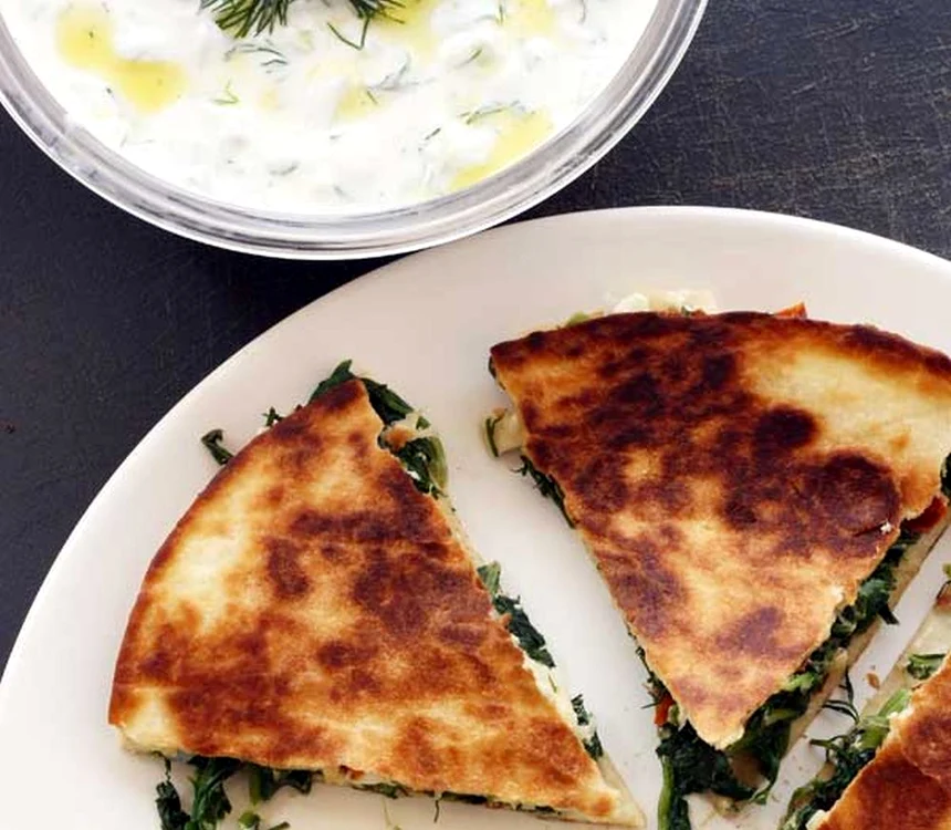 Quesadilla greceasca, cu spanac si ceapa verde jpeg