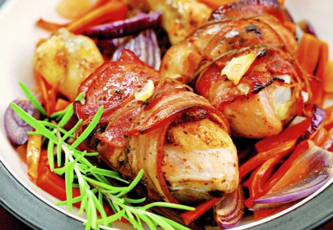 
    O rețeta delicioasă, cu carne frageda de pui si bacon crocantclickpoftabuna.ro  