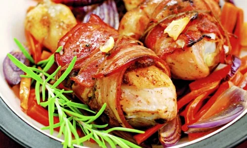 ciocanele de pui in bacon 580x400 jpeg