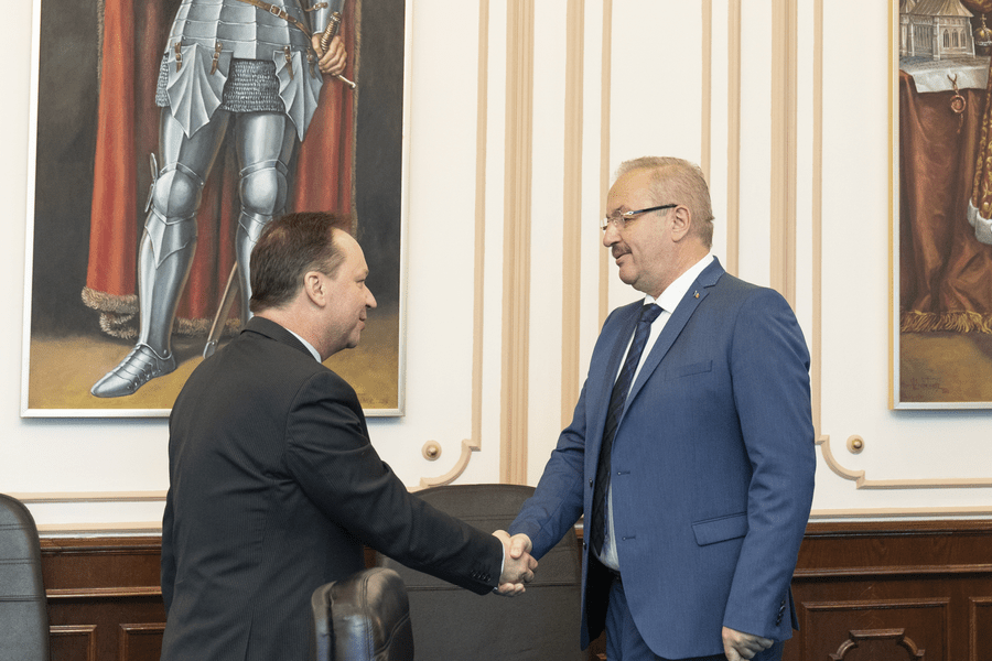 Ambasadorul Ucrainei, vizită la MApN. Dîncu: România susține integritatea teritorială a statului ucrainean