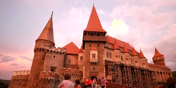 castelul corvinilor foto daniel guta