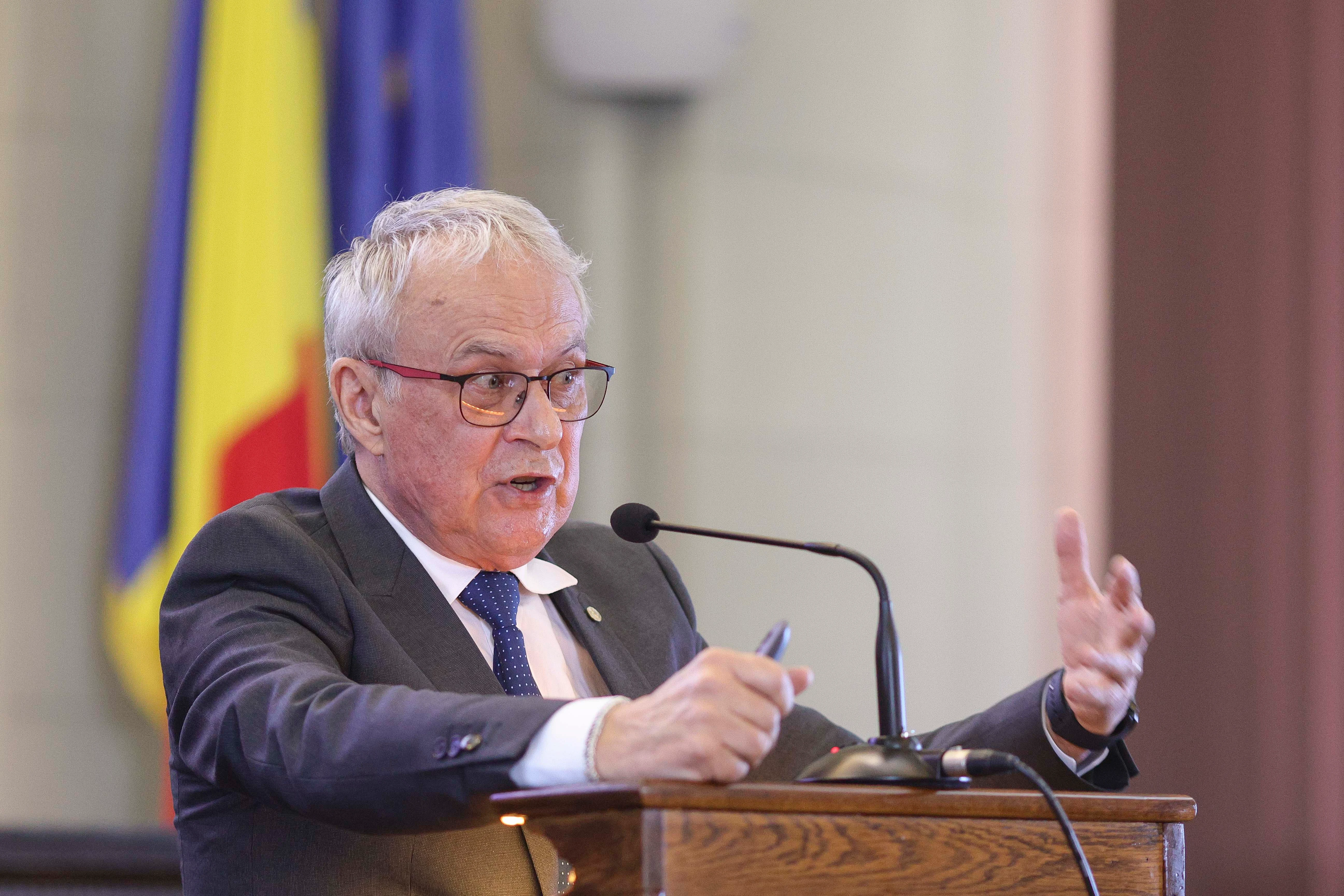 Ion Gheorghe Maurer, Mihai Roller și Matei Socor ar putea fi excluși din Academia Română. Noul președinte, Marius Andruh, deschide dosarul membrilor care au slujit comunismul