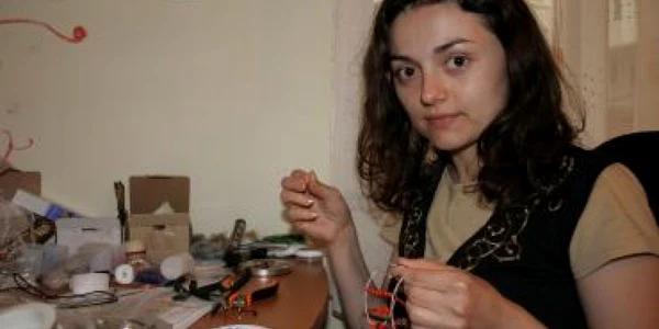 Sibiu: Diana Micu, fata firavă care face bijuterii unicat