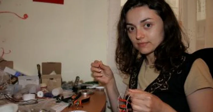 Sibiu: Diana Micu, fata firavă care face bijuterii unicat