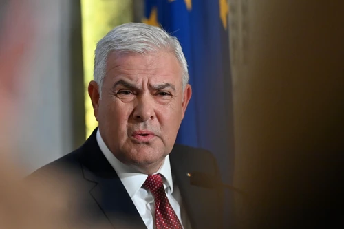 Ministrul Apărării susține creșterea salariilor militarilor din 2023 FOTO: Mediafax