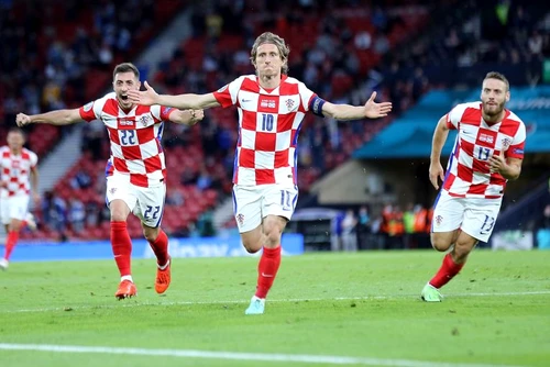 Luka Modric (centru), căpitan Croația