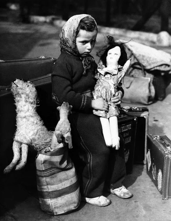 wwii refugees 01 0 jpg jpeg