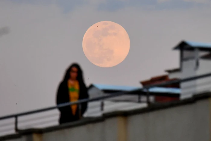 În România, Superluna Roz a avut punctul maxim ca mărime și strălucire în noaptea de 8 aprilie 