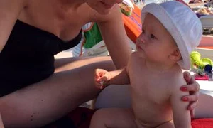 Andreea Fried l a dus pe fiul ei, Sasha, la mare jpeg