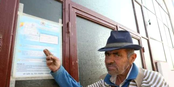 Bătrânii din Leu îşi rup din pensie pentru biserică