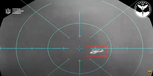 Elicopter doborât cu rachete trase dintr o dronă marină Foto Captură Video Youtube jpg