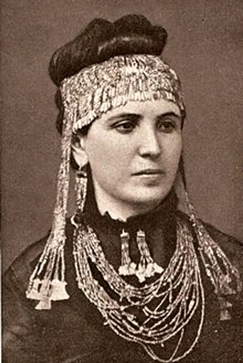 220px Sophia schliemann treasure jpg jpeg