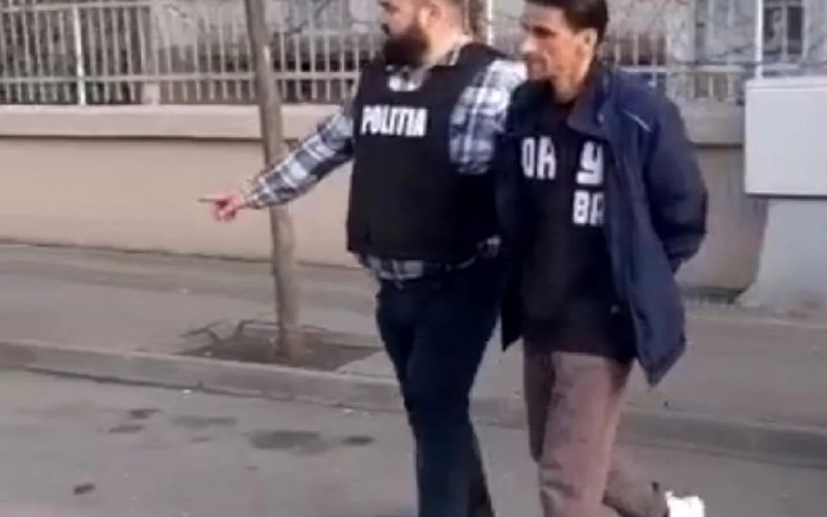 Incendiatorul a fost reţinut de poliţşti FOTO Captură  video