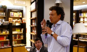 "Filozofia   o boală contagioasă, fără leac" jpeg