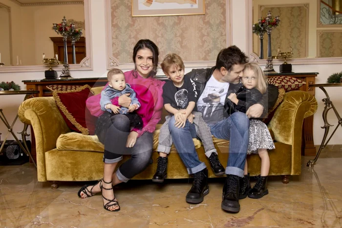 
    Alina Pușcaș și familia  