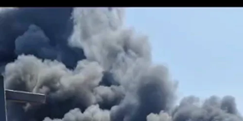 incendiu hala dezmembrari caracal foto video amator mp4 thumbnail png