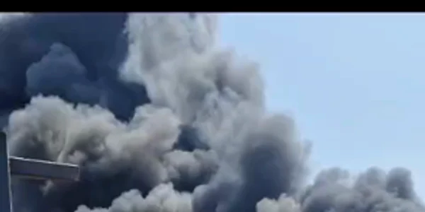 incendiu hala dezmembrari caracal   foto  video amator mp4 thumbnail png