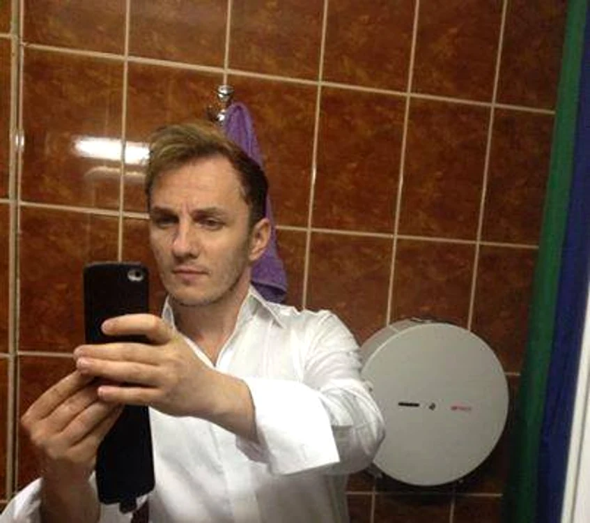 
    Mihai Trăistariu, cu un look nou. (Foto: Facebook)  