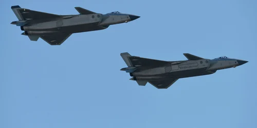 China a prezentat avionul invizibil J 20 FOTO Profimedia