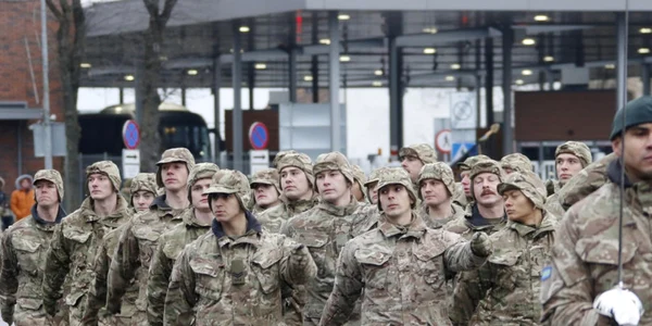 Militari britanici desfasurati in cadrul NATO FOTO EPA-EFE