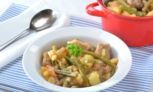 mancare cu carne si legume jpeg