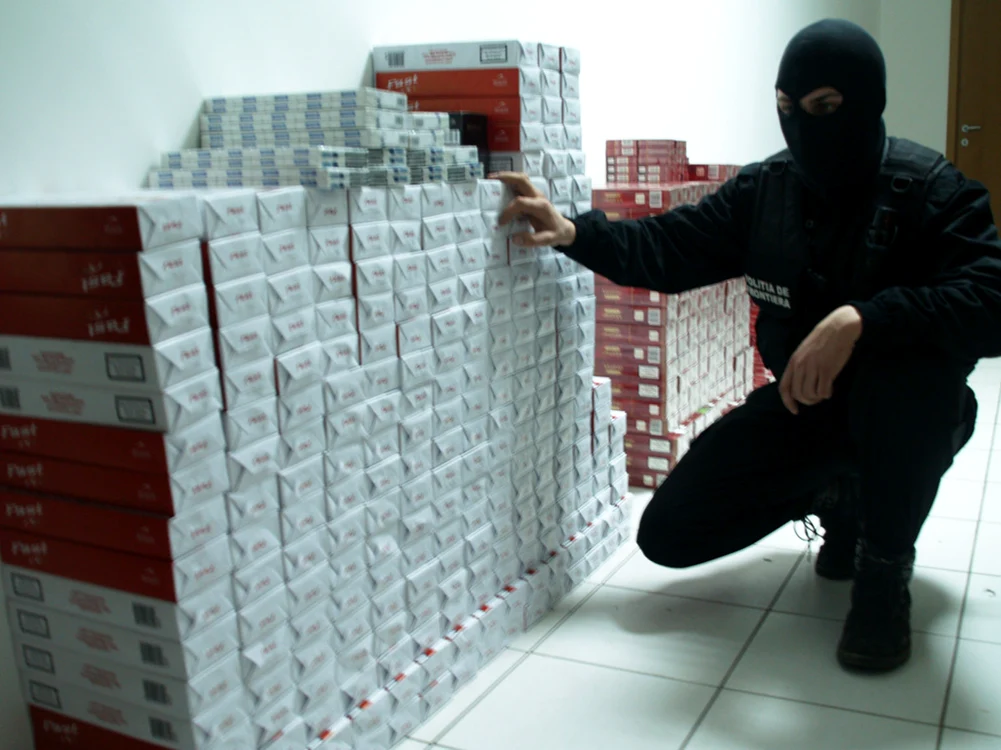 
    Mascații au descins peste contrabadinștii de țigări în peste 50 de locații  