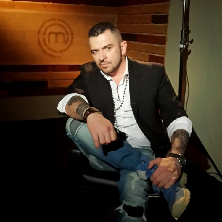 
    Paul în barul pe care l-a deţinut în ClujFoto Arhivă Personală  
