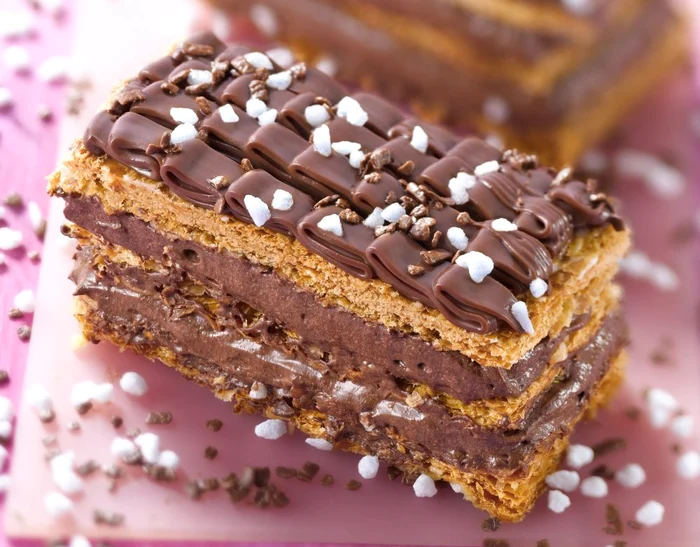 tort cu ciocolata in straturi jpeg