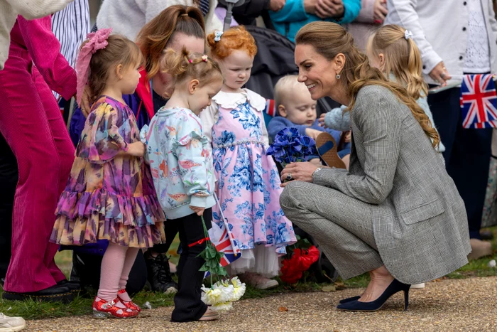 Kate Middleton în vizită la baza aeriană, Profimedia (2) jpg