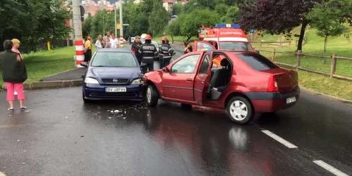 Accidentul s-a soldat cu patru răniţi