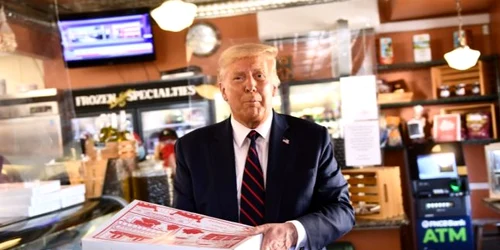 Donald Trump pizza foto Profimedia