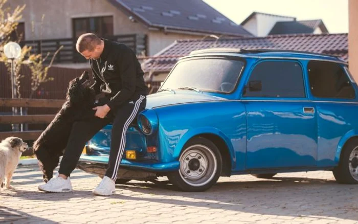 Ştefan Mandachi este supărat pe statul român din cauză că nu se îngrijeşte de câinii maidanezi FOTO Facebook Ştefan Mandachi