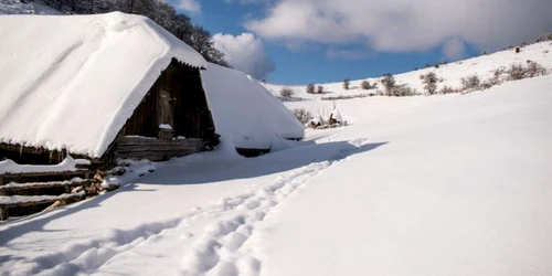 fundatura ponorului iarna foto florin ovidiu apur