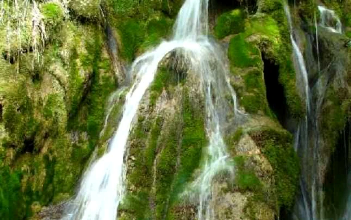 Cele mai frumoase locuri din sudul României. Cascada Beuşniţa. FOTO drumliber.ro