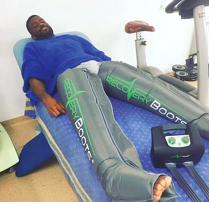 
    Mihai Stoica a revenit în viaţa echipei ca înainte de încarcerareFoto: sportpictures.eu  