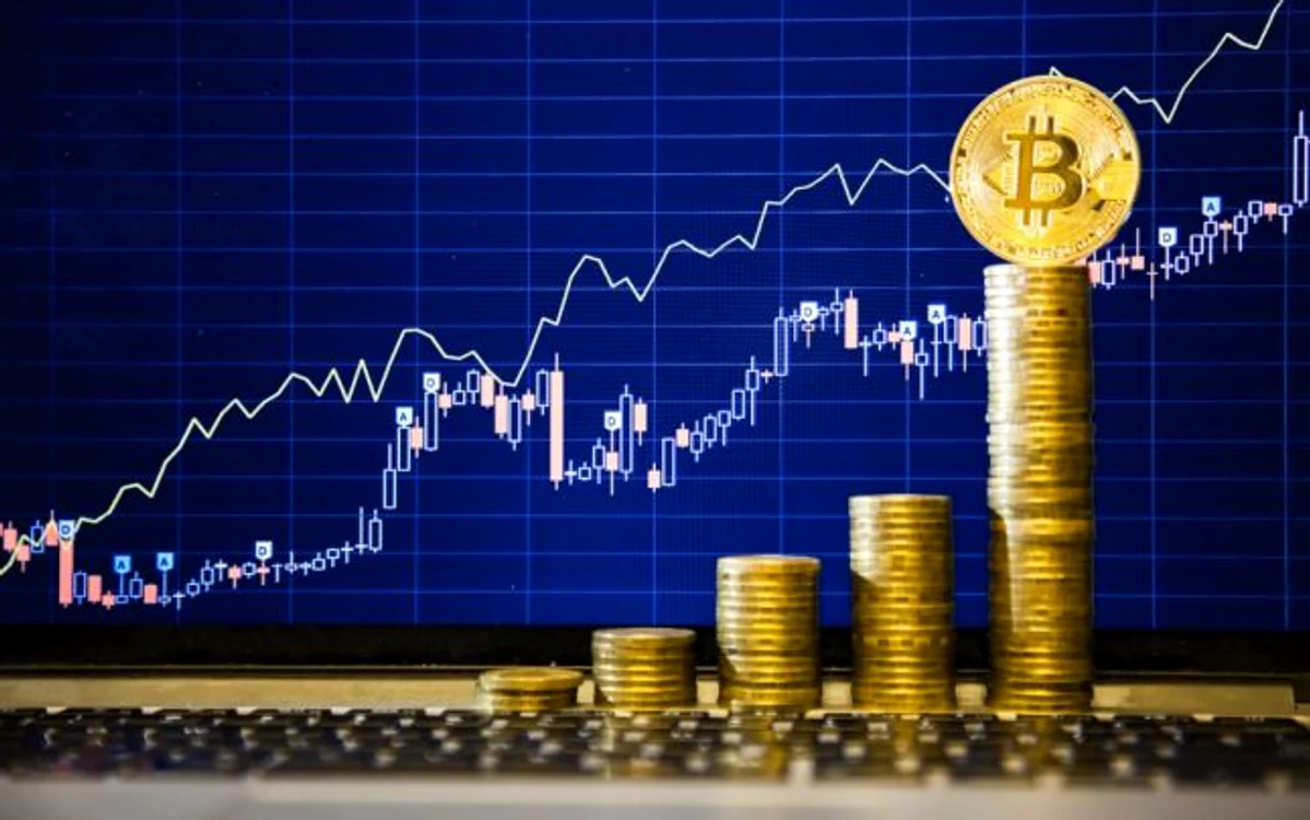 Bitcoin grafic crestere FOTO Shutterstock