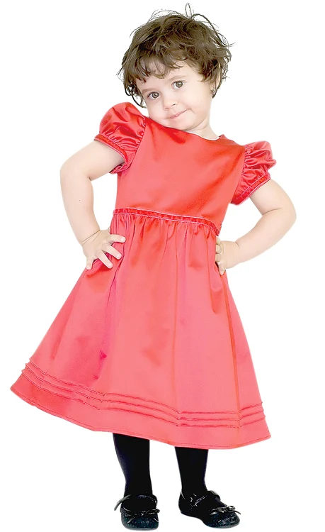 Ţinutele Guy Laroche au preţuri cuprinse între 1.000 şi 3.000 de lei