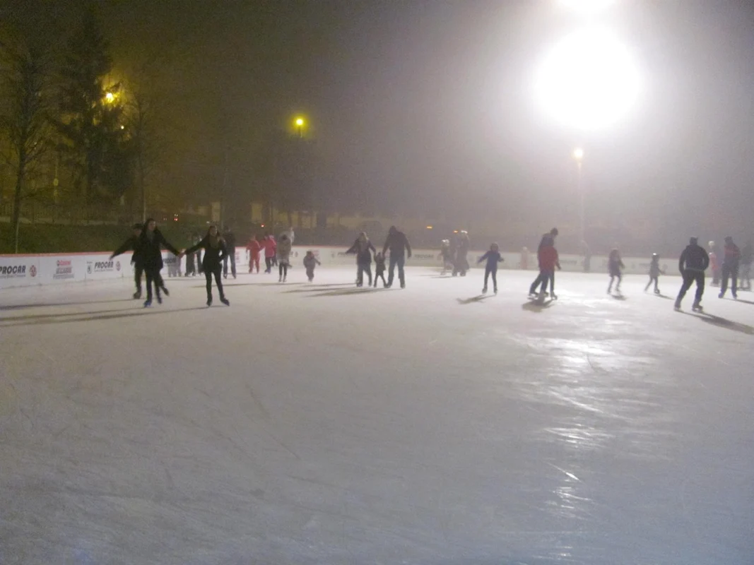 Patinoarul Ice Dream din Timişoara Foto