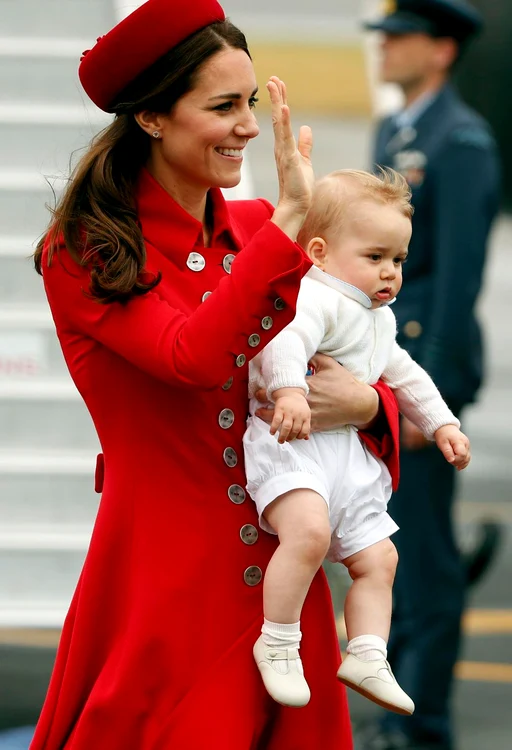 Prinţul George şi ducesa Kate (Reuters)