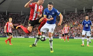 Sunderland  (în roşu) ocupă  locul 15 în  Premier League jpeg