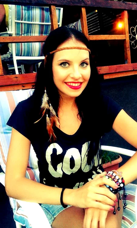 
    Nicoleta Cengher  