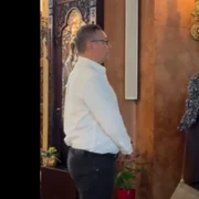 Victor Ponta la biserica, captura video Facebook Victor Ponta png