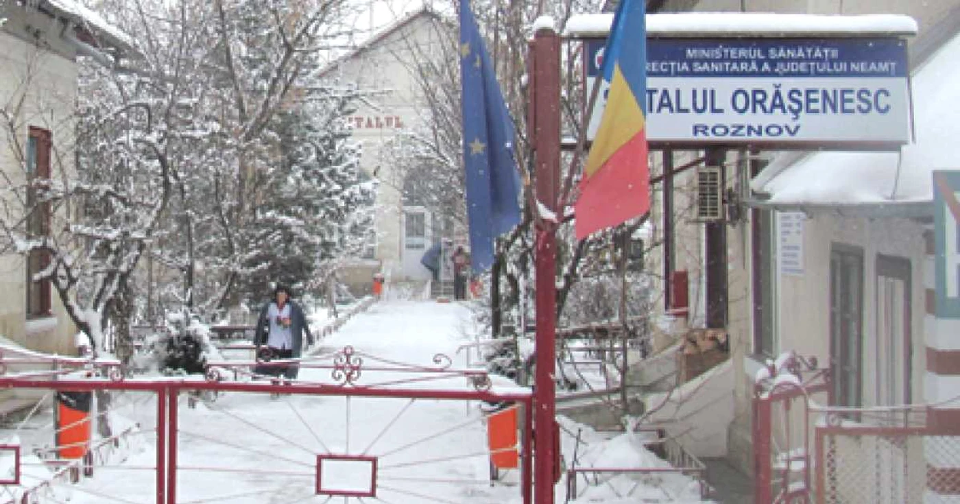 Spitalul orăşenesc din Roznov, transformat în secţie a Spitalului Judeţean, are 58 de angajaţi