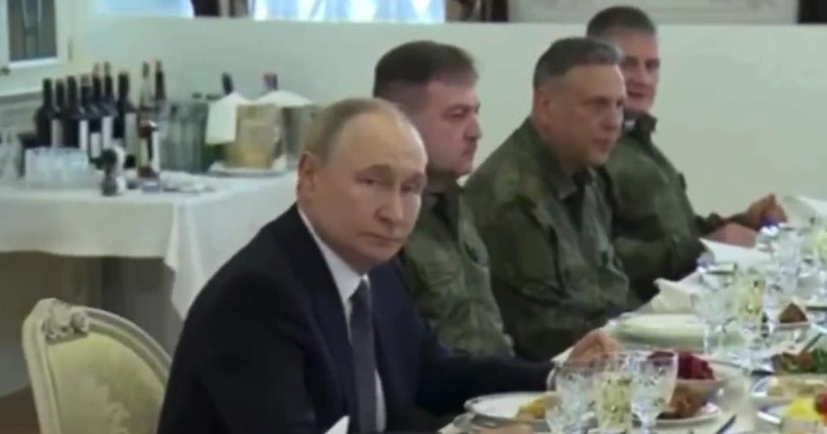 Detaliul surprinzător de la ziua de naștere a lui Vladimir Putin. De ce a stârnit atât de mult interes farfuria dictatorului rus